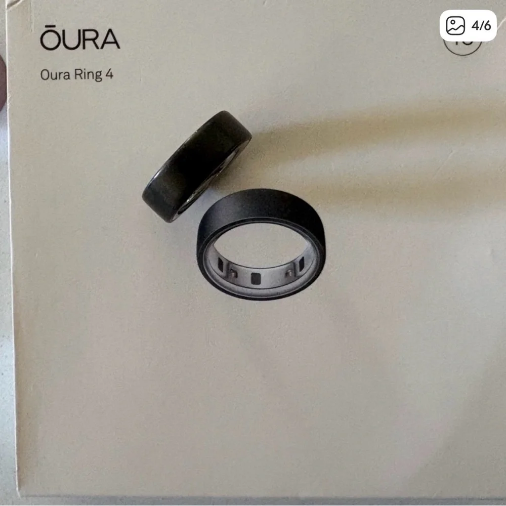 Oura Ring 4 Smart Fitness Ring - Stealth Black